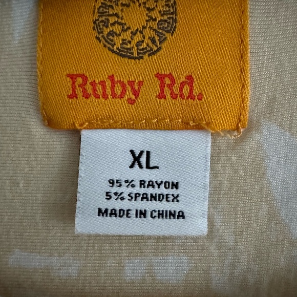 Ruby Rd top size XL. Ombré leaf design beading, hankie hem, short sleeves EUC - Picture 6 of 10